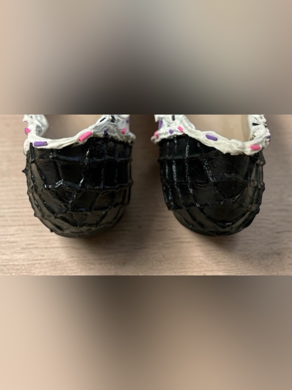 🍦Handmade Waffle Cone Ice Cream Shoes With Sprinkles!
Pointy toe, Size 8 - Picture 7 of 15